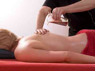 hot oil massage image gallery in red rose spa